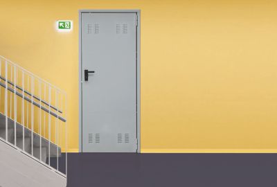 Porta Multiuso Polilux com grelha T62.B1